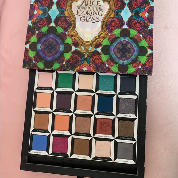 Limited Edition: Discontinued Alice Through The Looking Glass X Urban Decay - Picture 2 of 2